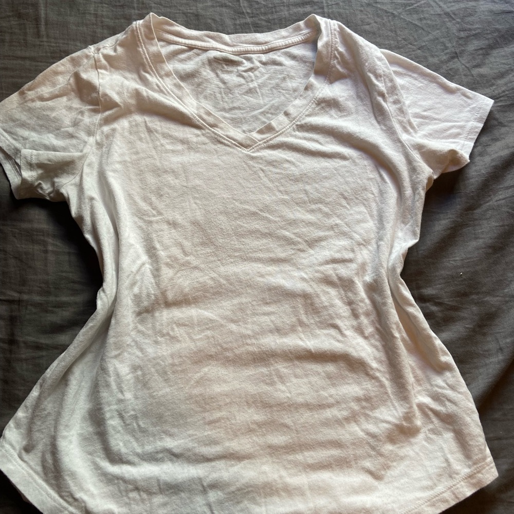 White v neck short sleeve